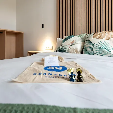Dorm4you Arena Family 13 Hotel apartamentowy Walencja