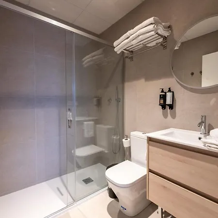 Dorm4you Arena Family 13 فالنسيا